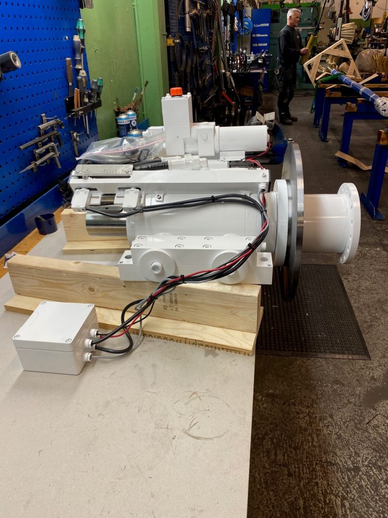 Hundested FR-ELH Pitch control unit